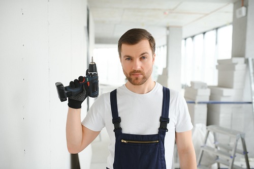 What do you need to know before hiring a contractor