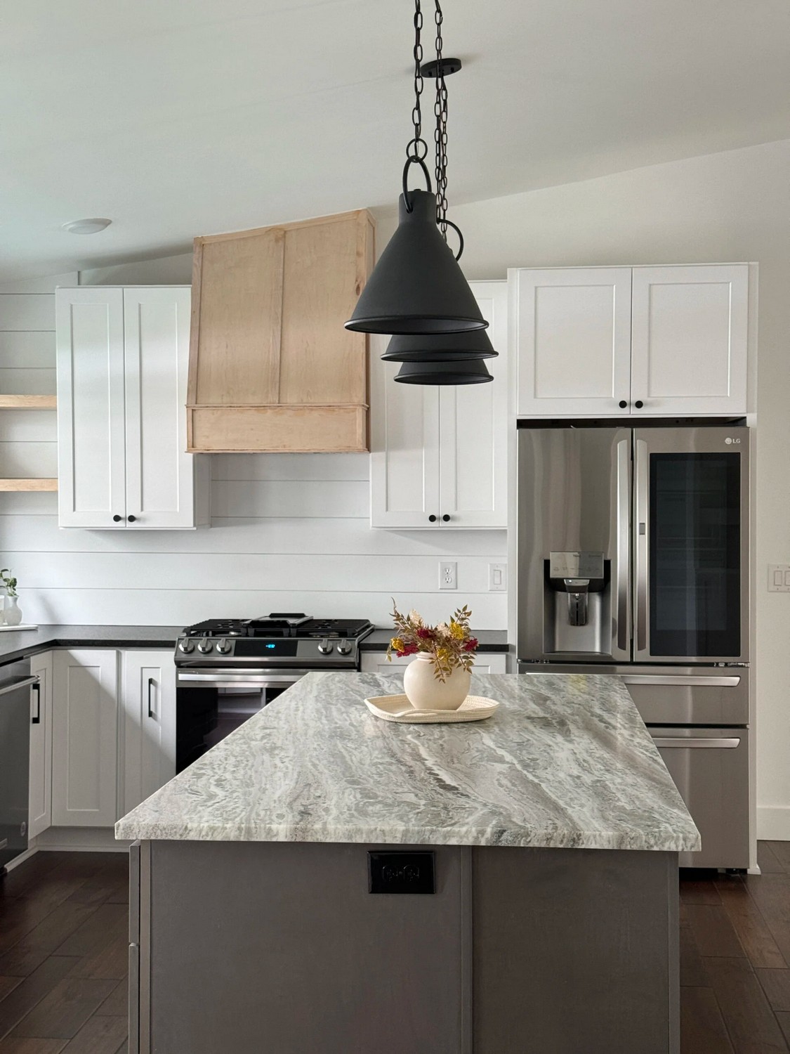 Transitional Kitchen With Natural Accents Kitchen Remodel by BEC Innovations Home & Kitchen Remodeling of Nashville project photo