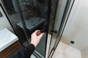 frameless vs framed shower glass